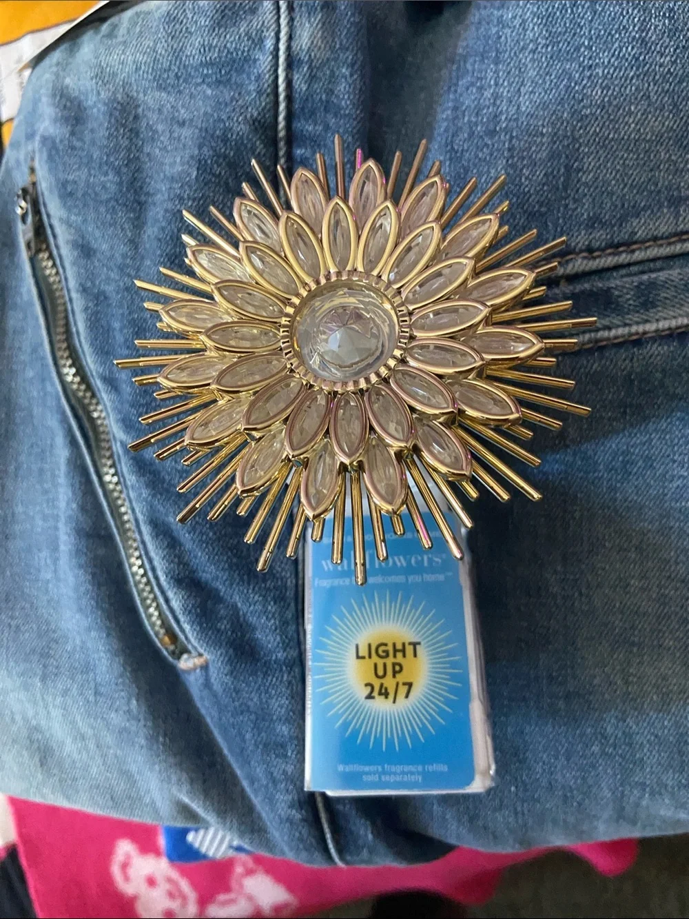 Gold Sunburst Crystal Accent Decor - Gold light up wallflower